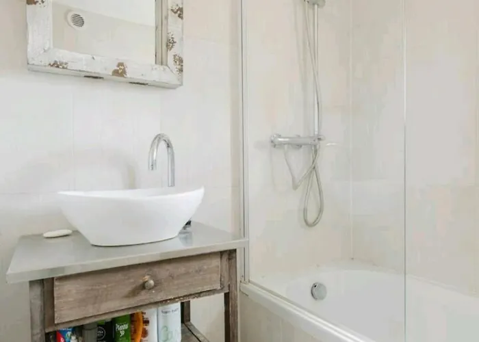 Δωμάτια σε οικογενειακή κατοικία Casa Suzanne *